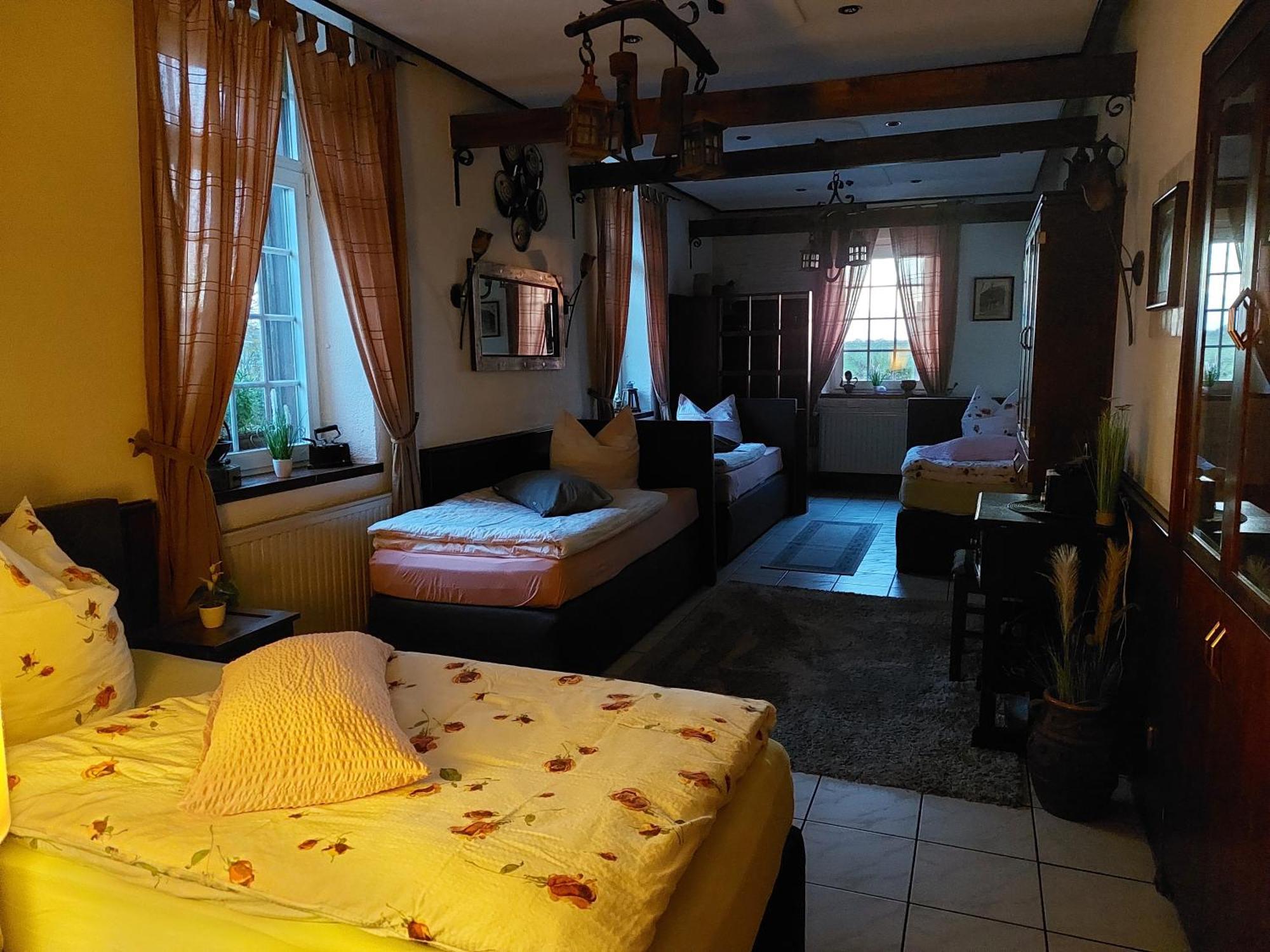 Ferienwohnung Villa Del Viola Leonardo Apartment Heinsberg  Ngoại thất bức ảnh